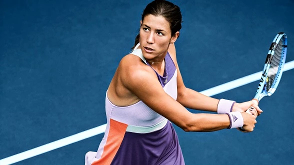 Garbiñe Muguruza und die neue Bekleidung Adidas